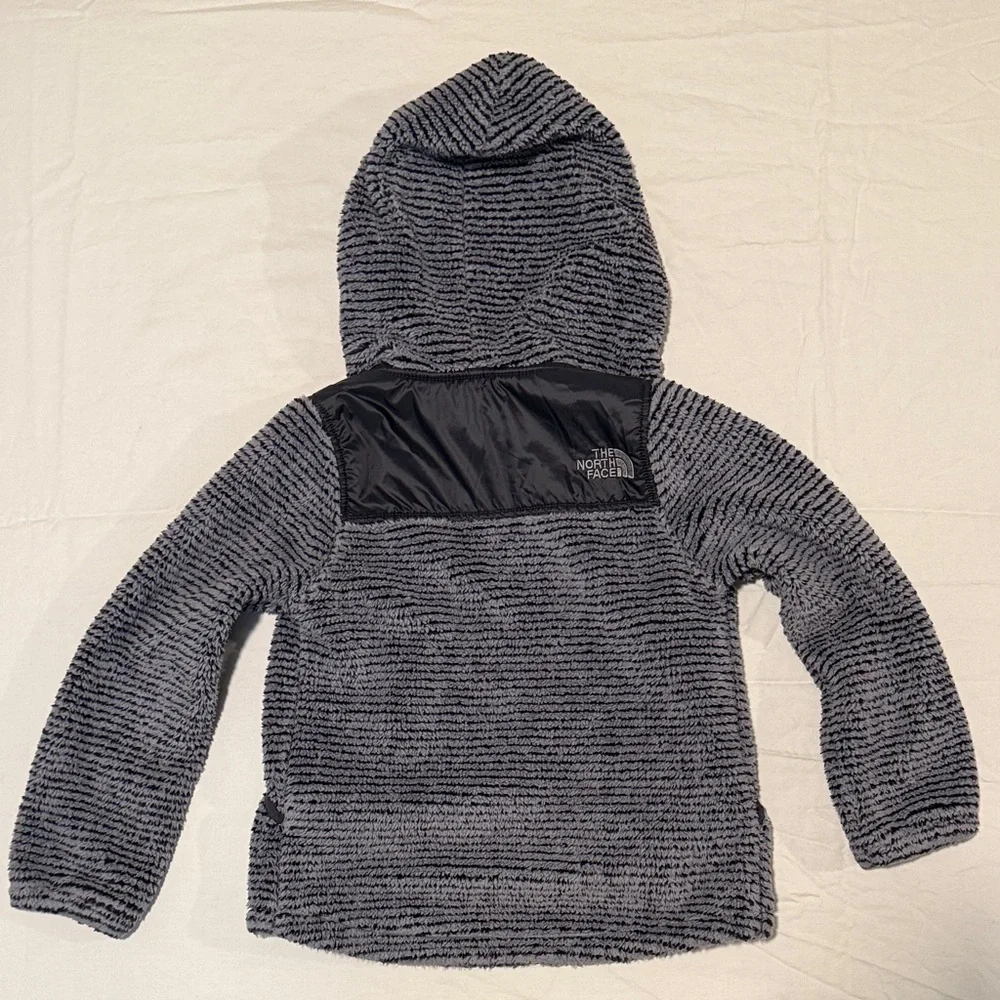 The North Face Kids Black and Gray Fleece Hoodie